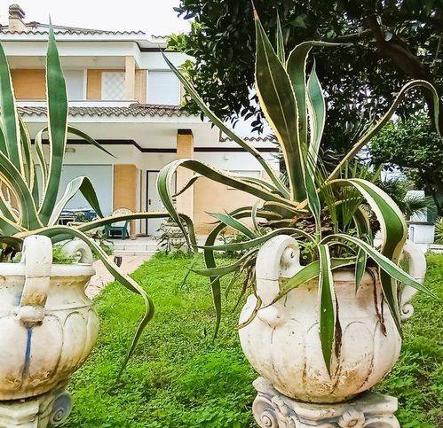 casa indipendente in vendita a Terracina