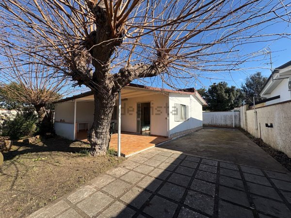 casa indipendente in vendita a Terracina