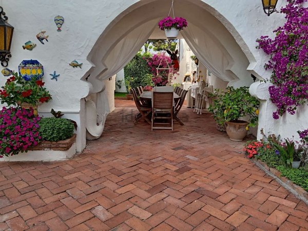 casa indipendente in vendita a Terracina