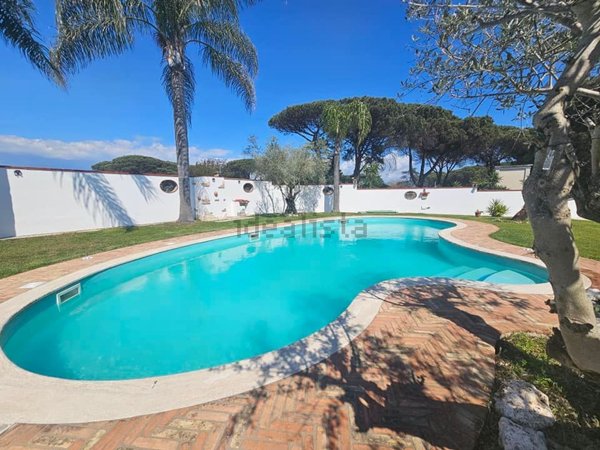 casa indipendente in vendita a Terracina