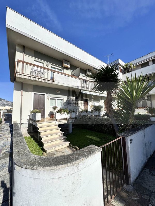 casa indipendente in vendita a Terracina