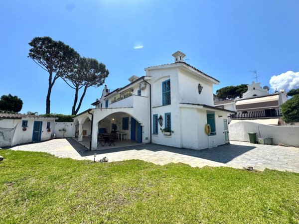 casa indipendente in vendita a Terracina