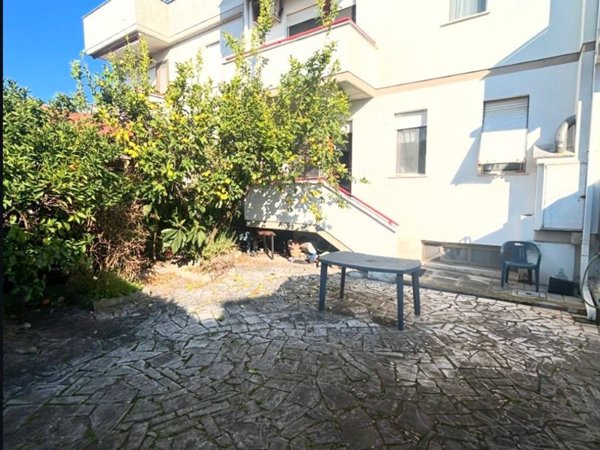 casa indipendente in vendita a Terracina in zona Hermada