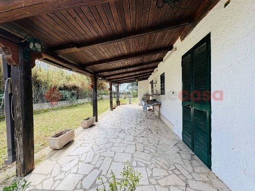 casa indipendente in vendita a Terracina