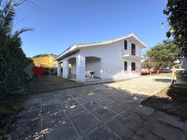 casa indipendente in vendita a Terracina