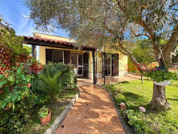 casa indipendente in vendita a Terracina