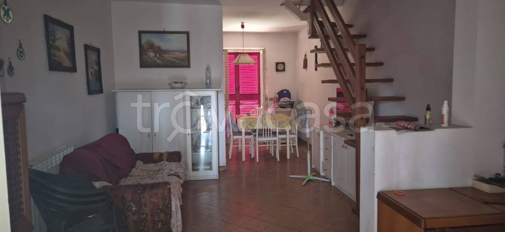 casa indipendente in vendita a Terracina in zona Hermada