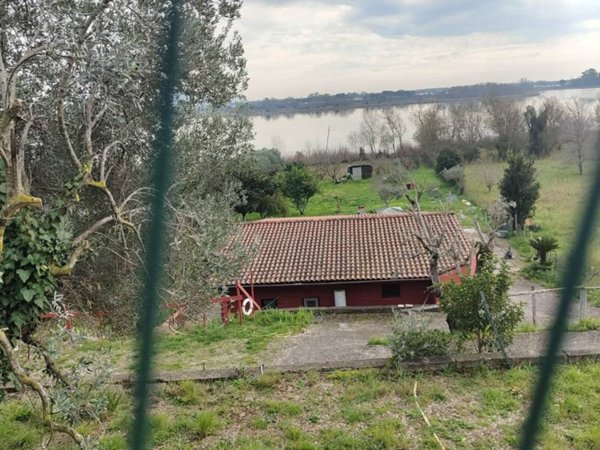 casa indipendente in vendita a Terracina
