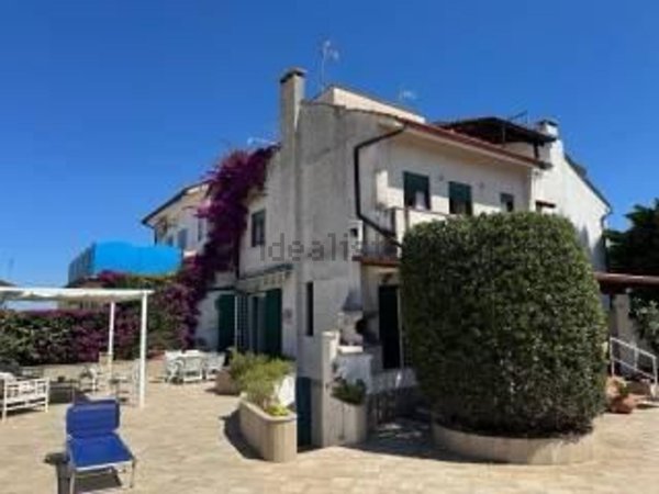 casa indipendente in vendita a Terracina