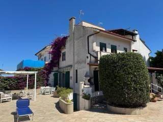 casa indipendente in vendita a Terracina