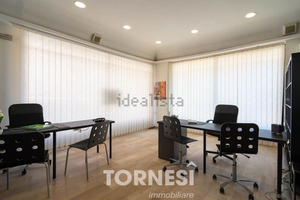 locale commerciale in vendita a Terracina