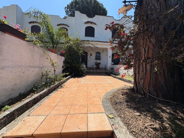 casa indipendente in vendita a Terracina
