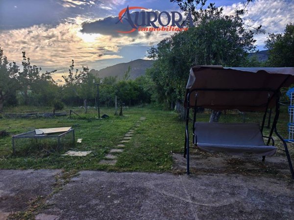 casa indipendente in vendita a Terracina