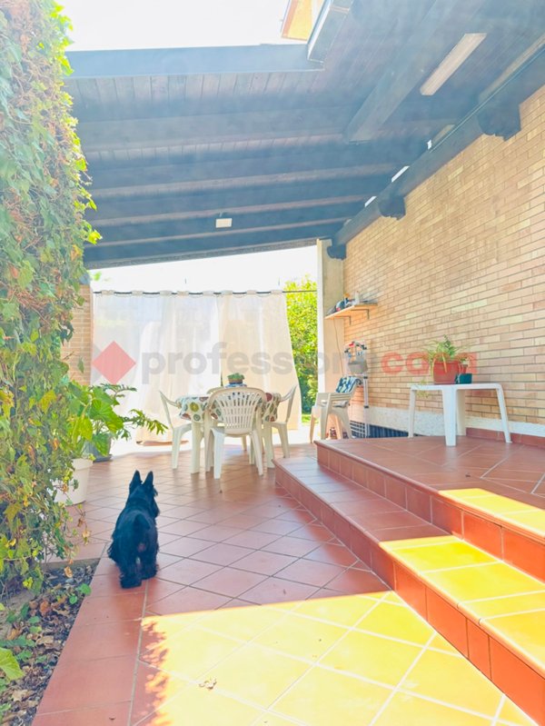 casa indipendente in vendita a Terracina