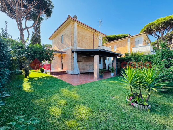 casa indipendente in vendita a Terracina