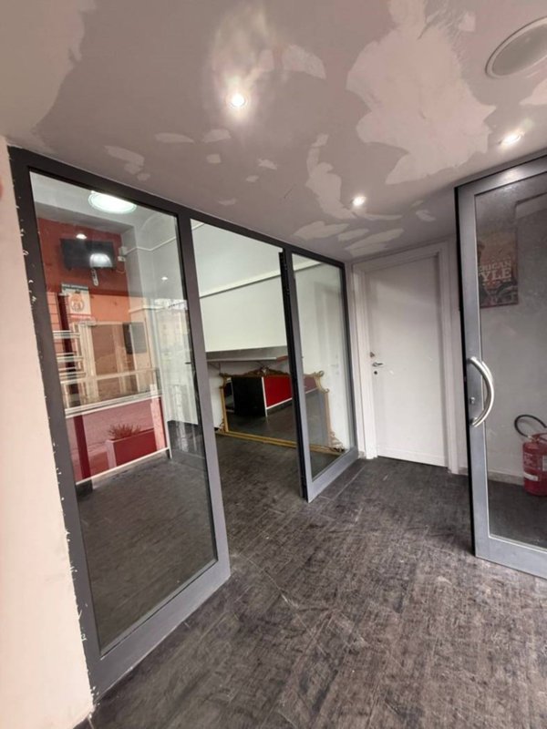 negozio in vendita a Terracina