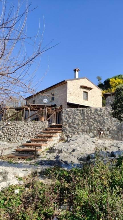 casa indipendente in vendita a Terracina