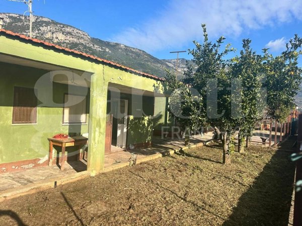 casa indipendente in vendita a Terracina in zona Casaletti