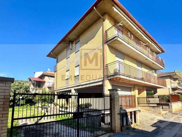 intera palazzina in vendita a Terracina