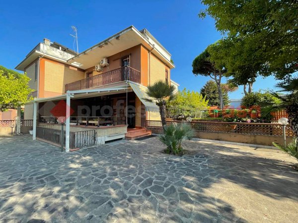 casa indipendente in vendita a Terracina