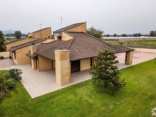 casa indipendente in vendita a Terracina in zona Hermada
