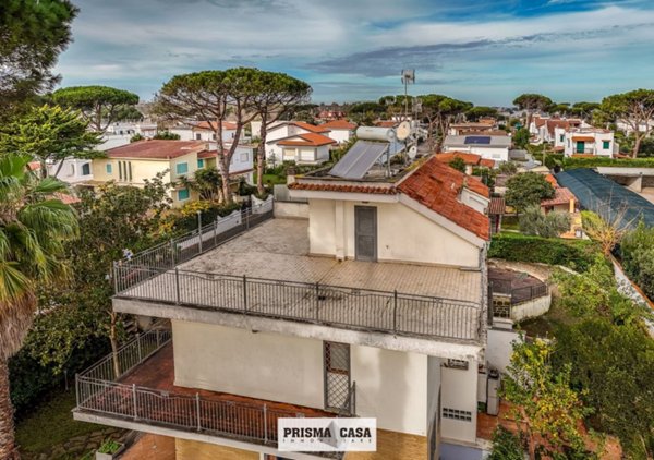 casa indipendente in vendita a Terracina