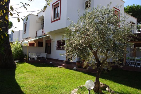 casa indipendente in vendita a Terracina