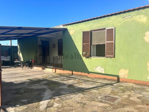 casa indipendente in vendita a Terracina