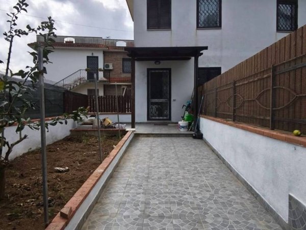 casa indipendente in vendita a Terracina in zona Hermada