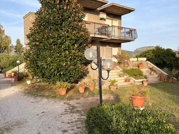 casa indipendente in vendita a Terracina in zona Casaletti