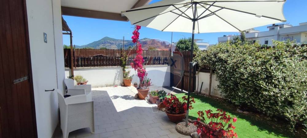 appartamento in vendita a Terracina in zona Hermada