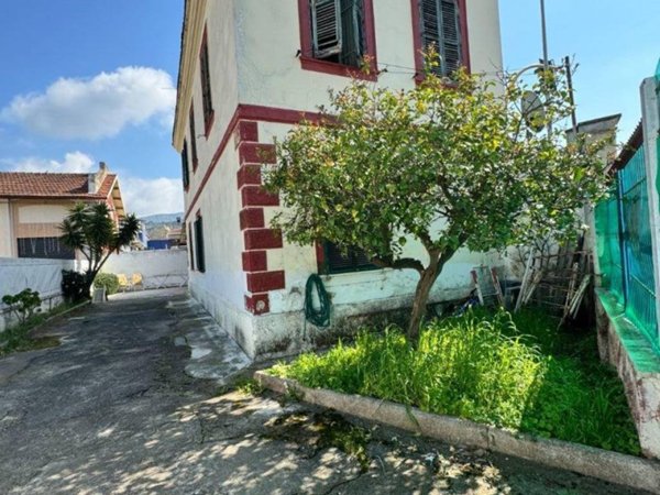 casa indipendente in vendita a Terracina