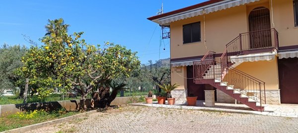 casa indipendente in vendita a Terracina