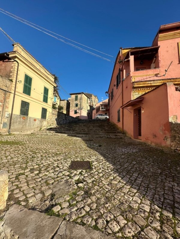 intera palazzina in vendita a Terracina