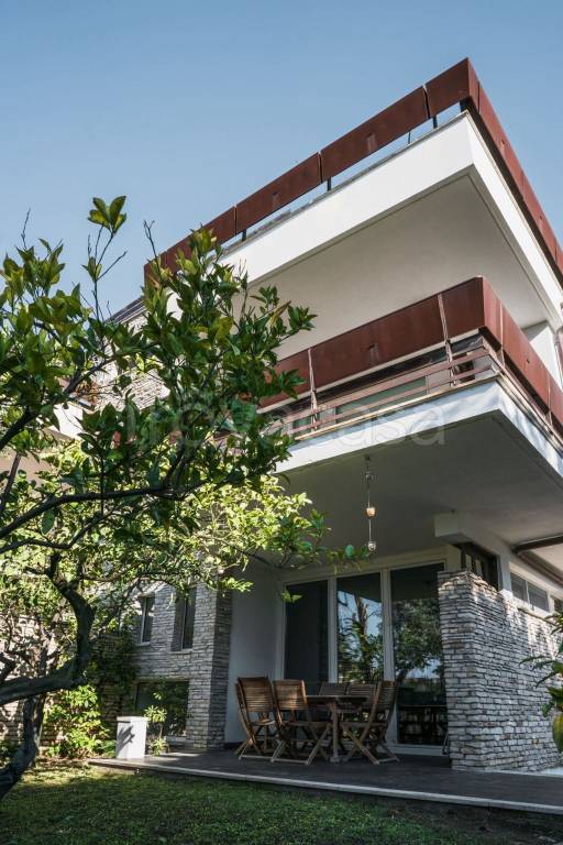 casa indipendente in vendita a Terracina