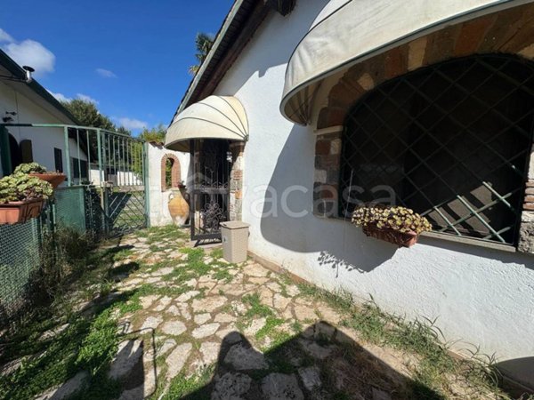 casa indipendente in vendita a Terracina