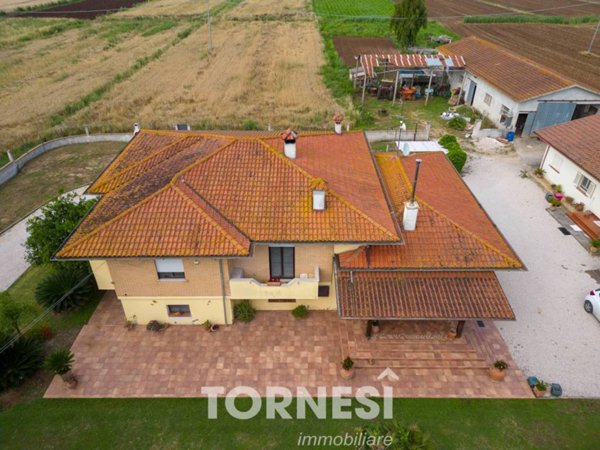 casa indipendente in vendita a Terracina