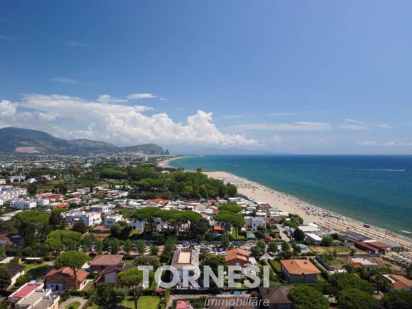 casa indipendente in vendita a Terracina