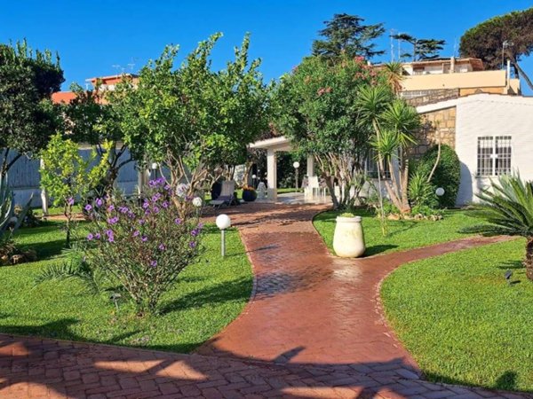 casa indipendente in vendita a Terracina