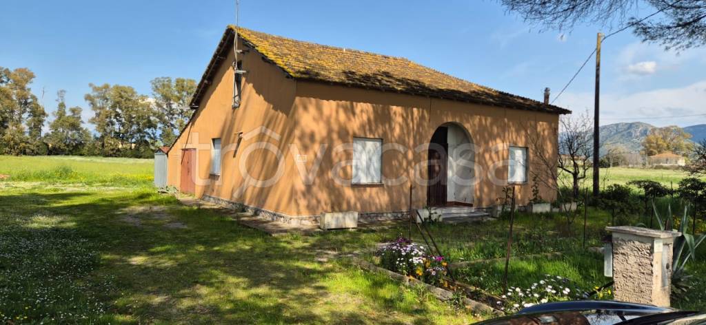 casa indipendente in vendita a Terracina in zona Hermada