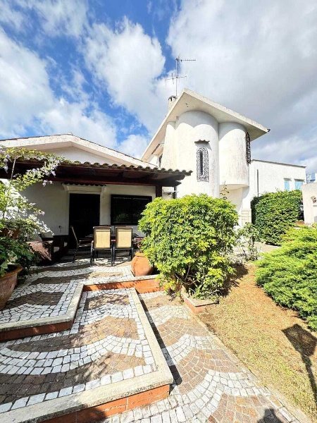 casa indipendente in vendita a Terracina