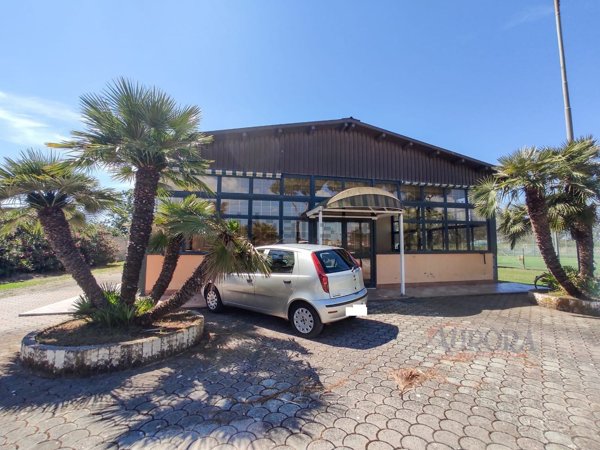 negozio in vendita a Terracina