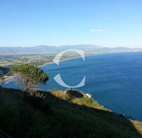negozio in vendita a Terracina