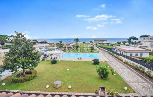 casa indipendente in vendita a Terracina