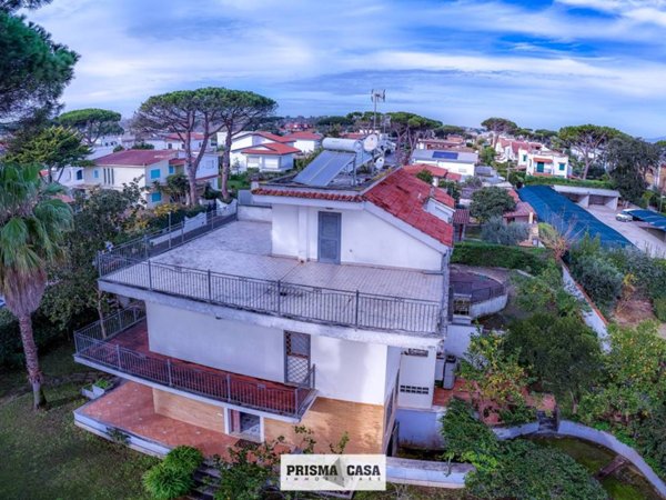 casa indipendente in vendita a Terracina