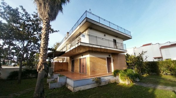 casa indipendente in vendita a Terracina
