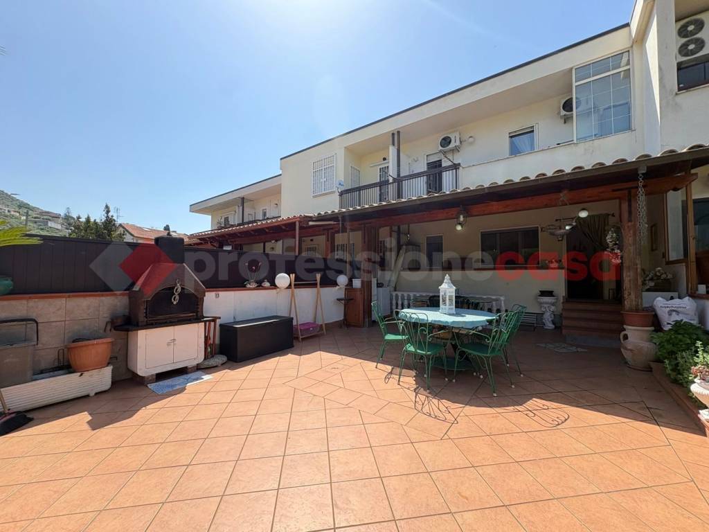 casa indipendente in vendita a Terracina