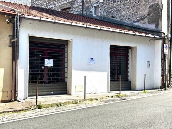 negozio in vendita a Terracina