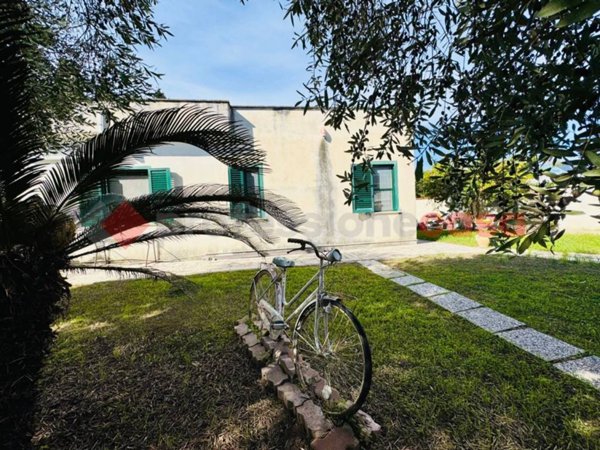casa indipendente in vendita a Terracina in zona Hermada
