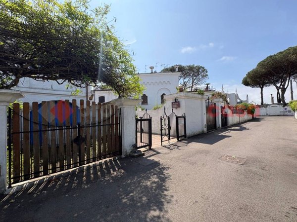 casa indipendente in vendita a Terracina